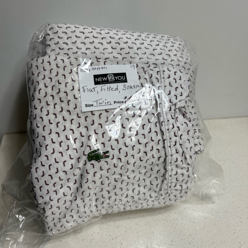 Lacoste White and Purple Patterned TWIN Sheet Set